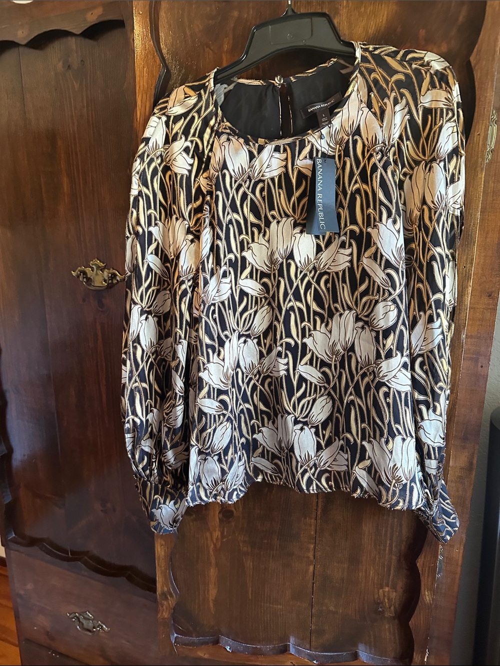 Banana Republic Black and Cream Floral Long Sleeve Top